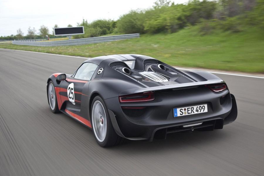  Porsche 918 Spyder 2015 года  (фото 21 из 32)